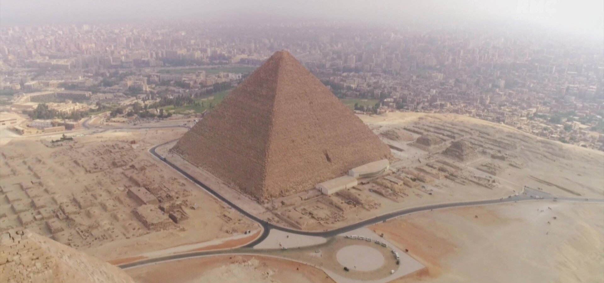 Pyramidy: rozlousknutí záhad