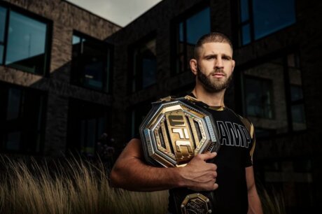 Jiří Procházka s pásem UFC