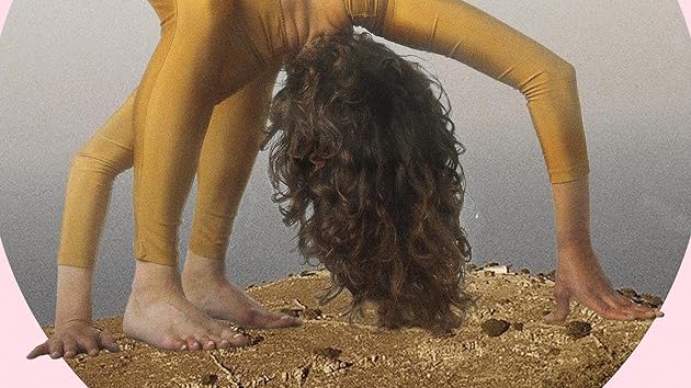 Žena z bazénu