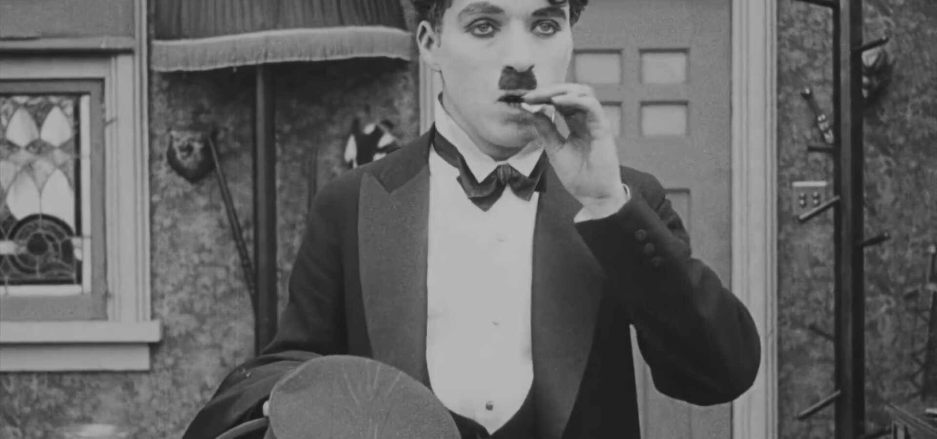 Chaplin se vrací z flámu