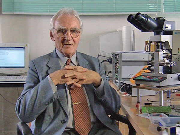 Armin Delong - tvůrce elektronového mikroskopu
