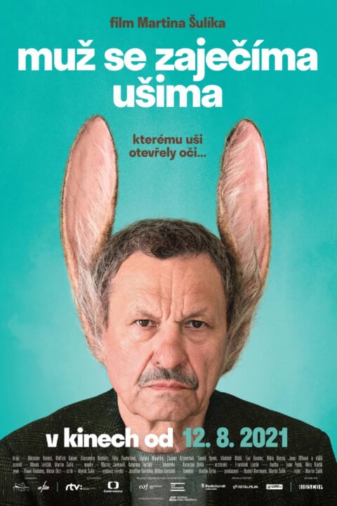 Muž so zajačími ušami