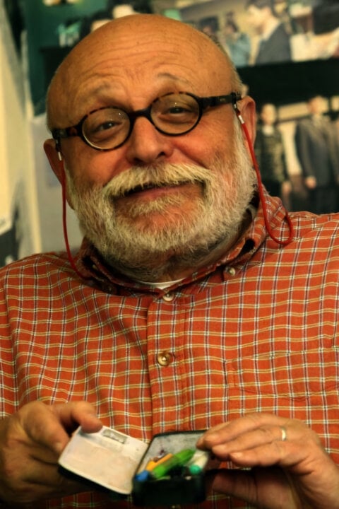 Za dveřmi je A.G.