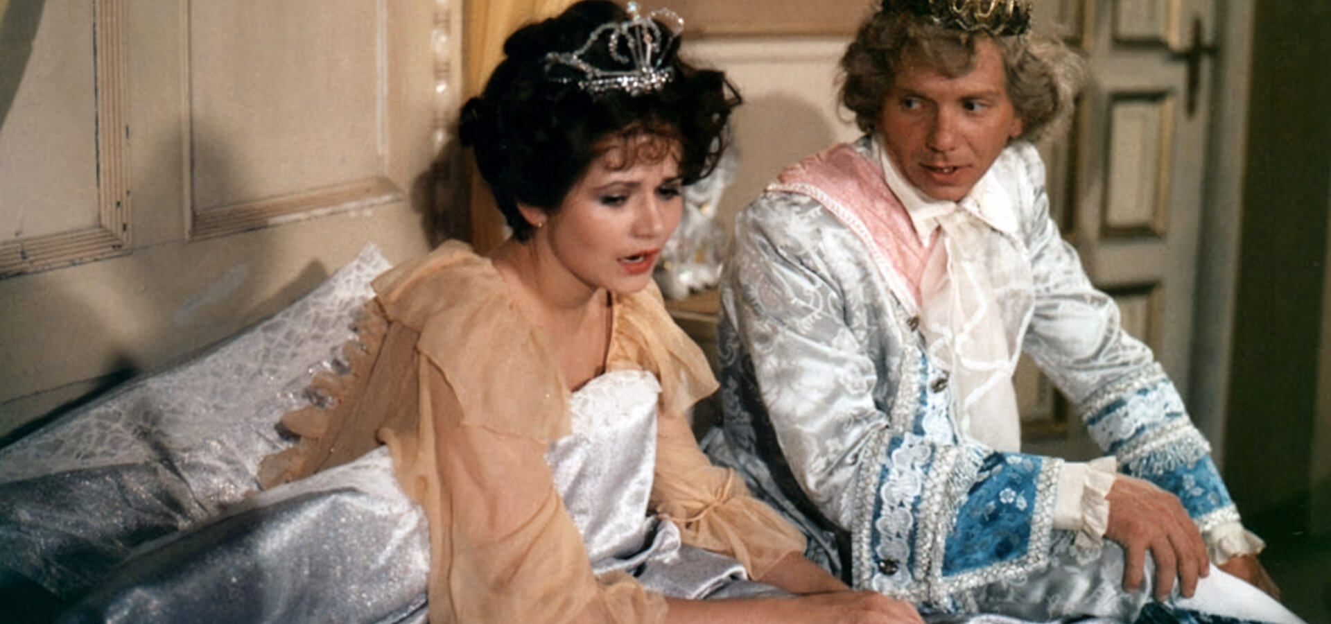 Ať přiletí čáp, královno!