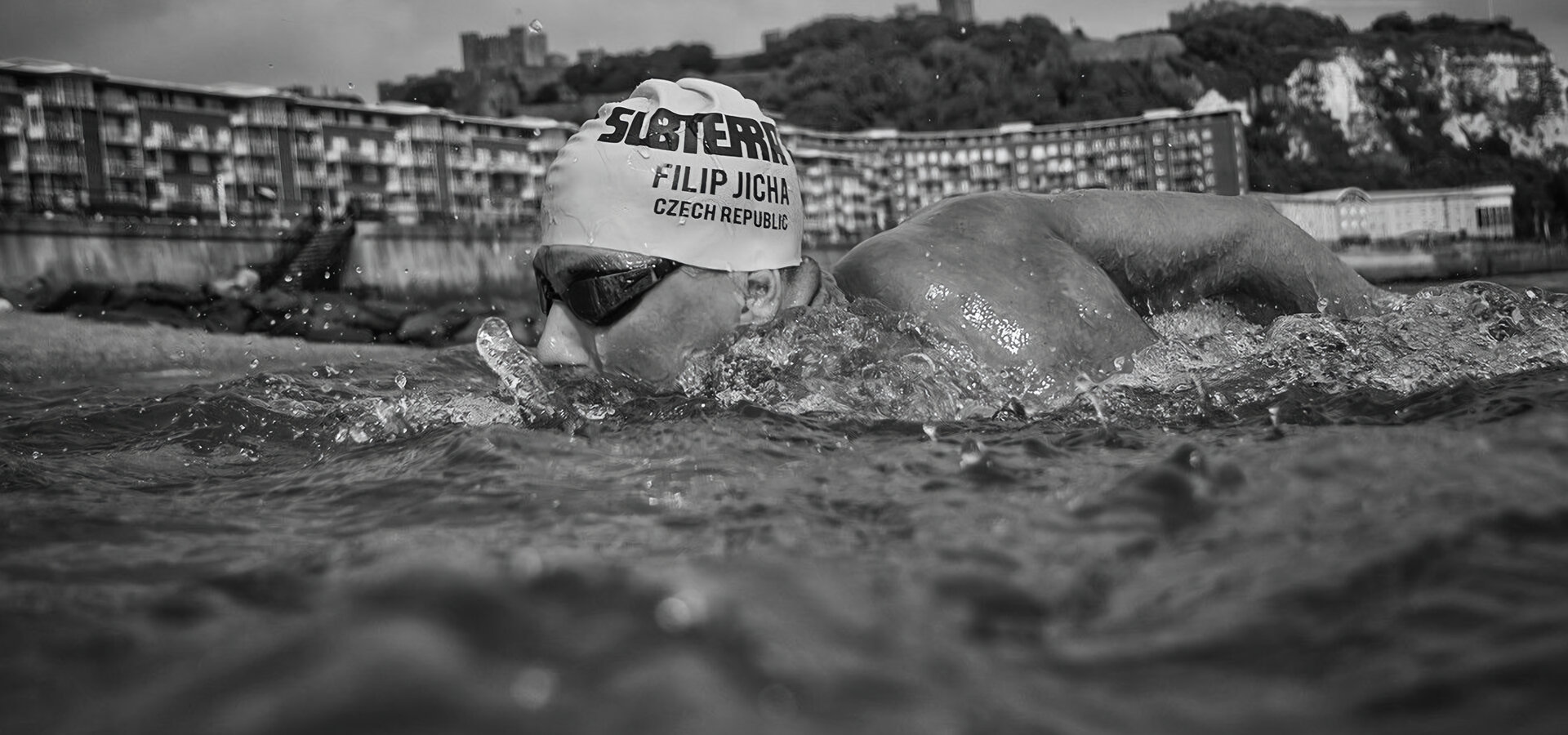 V sevření ledové vody