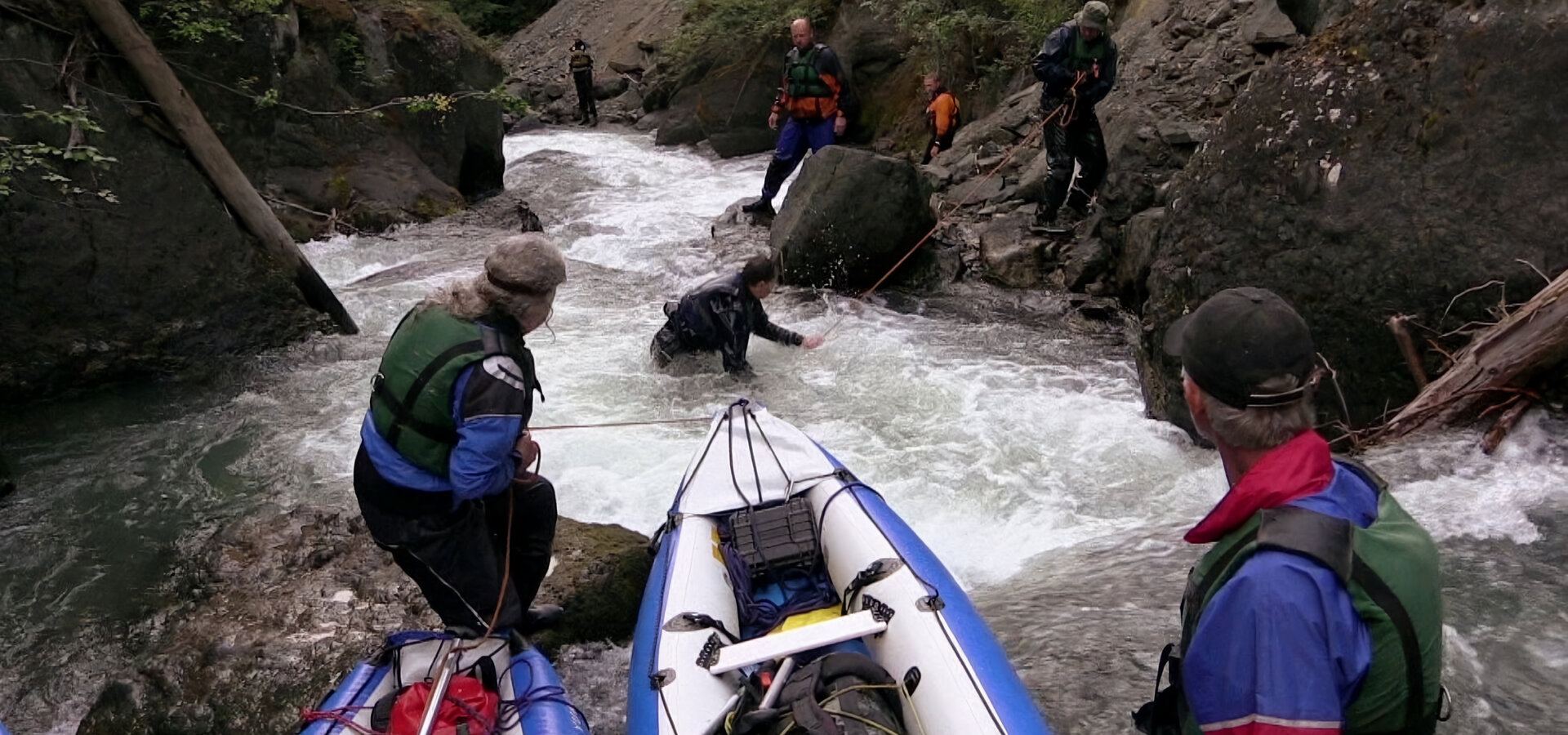 K Pacifiku přes Coast Mountains