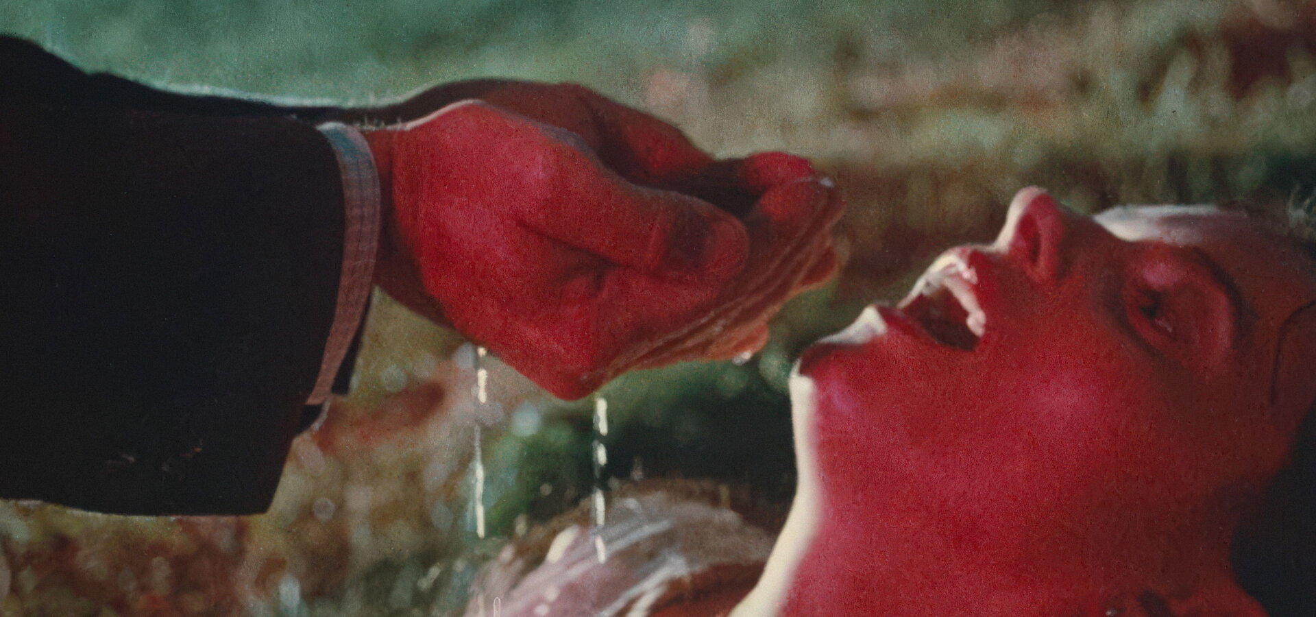 Pásla kone na betóne